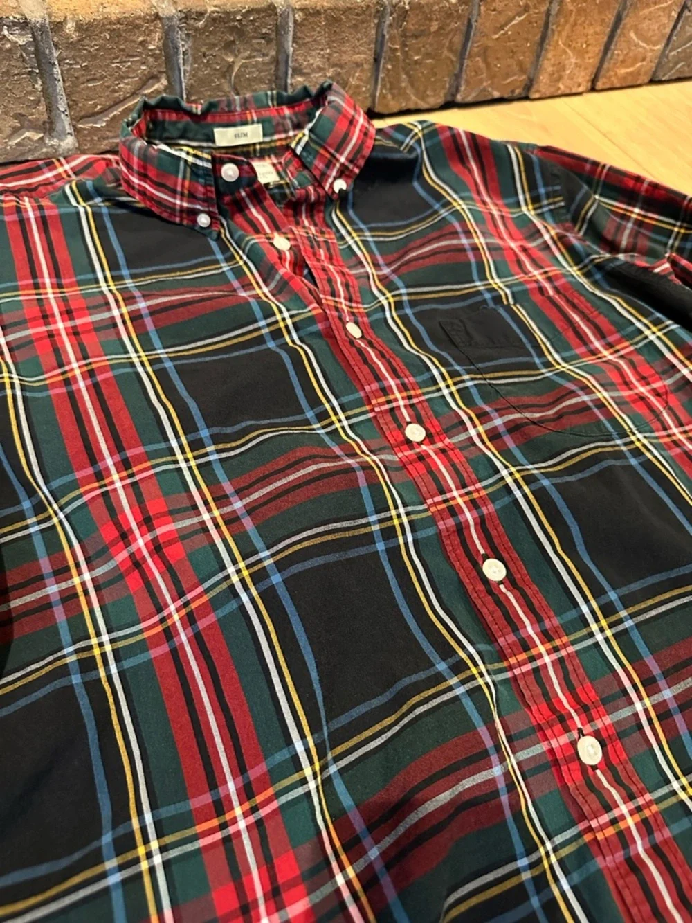 J Crew Mens Red & Navy Plaid Button-Down Shirt. Slim size Large